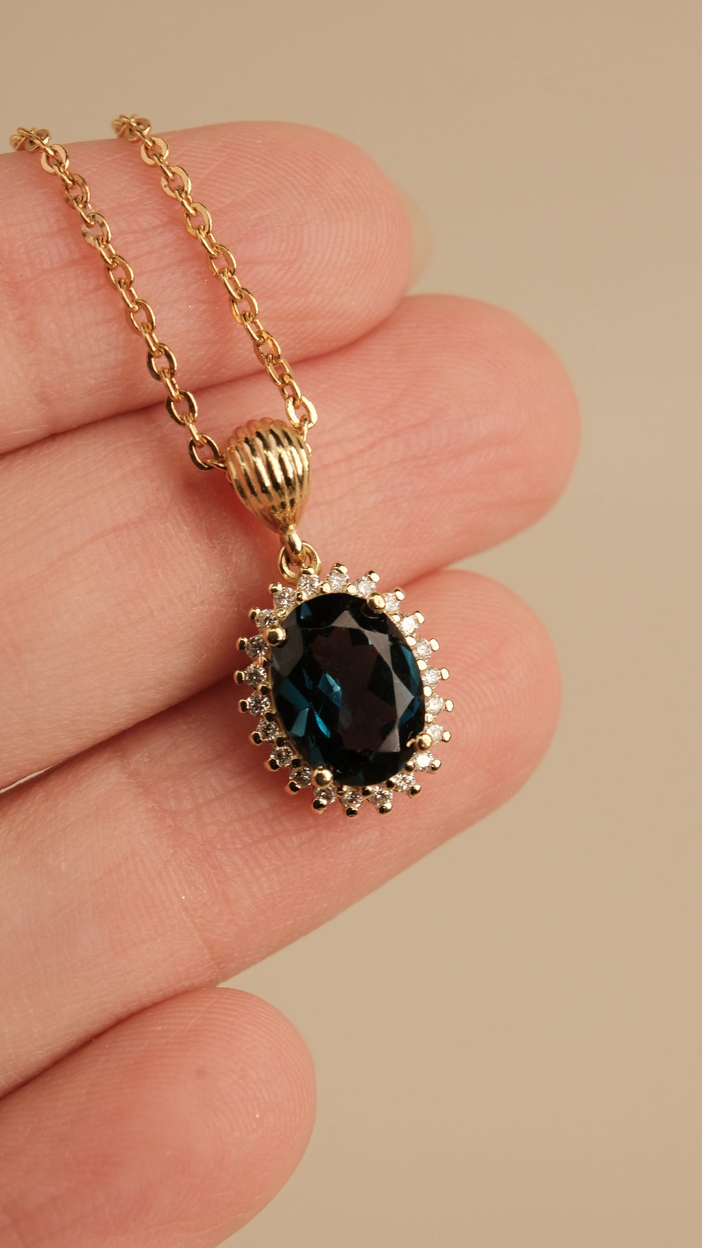 Eleanor Pendant