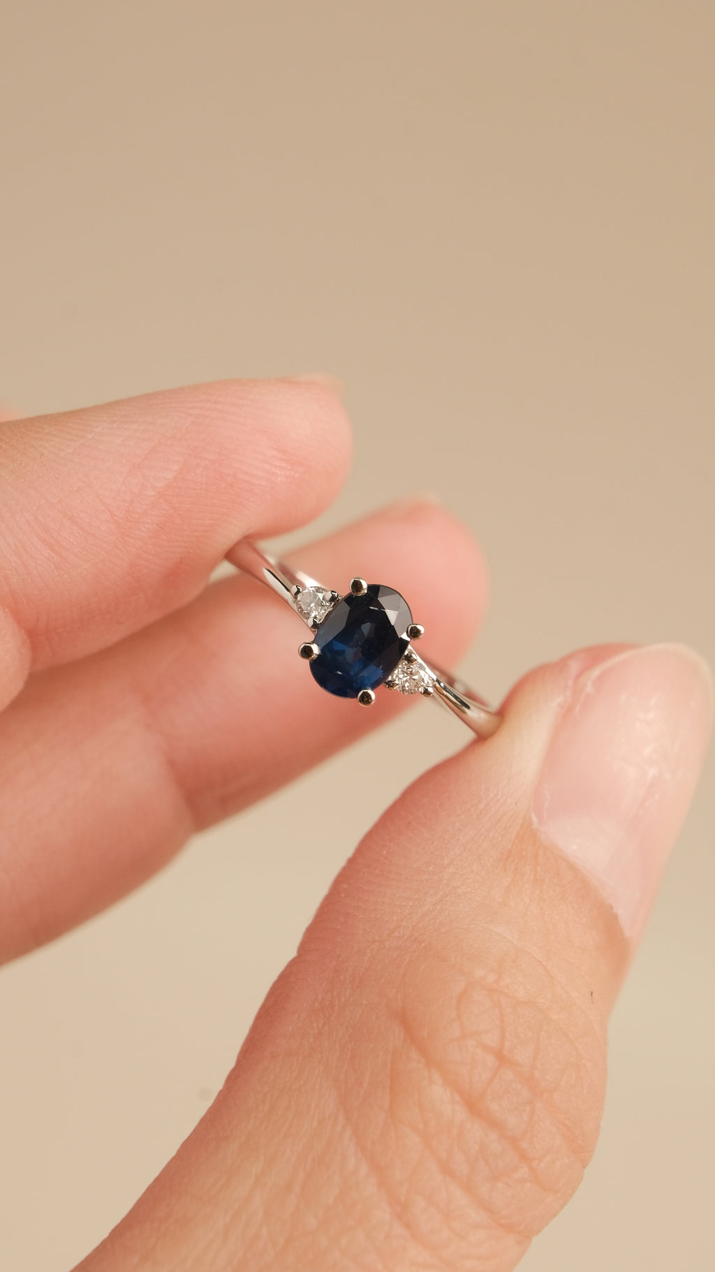 Anora Ring