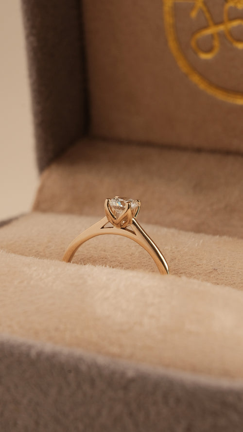 Aurora Solitaire Ring