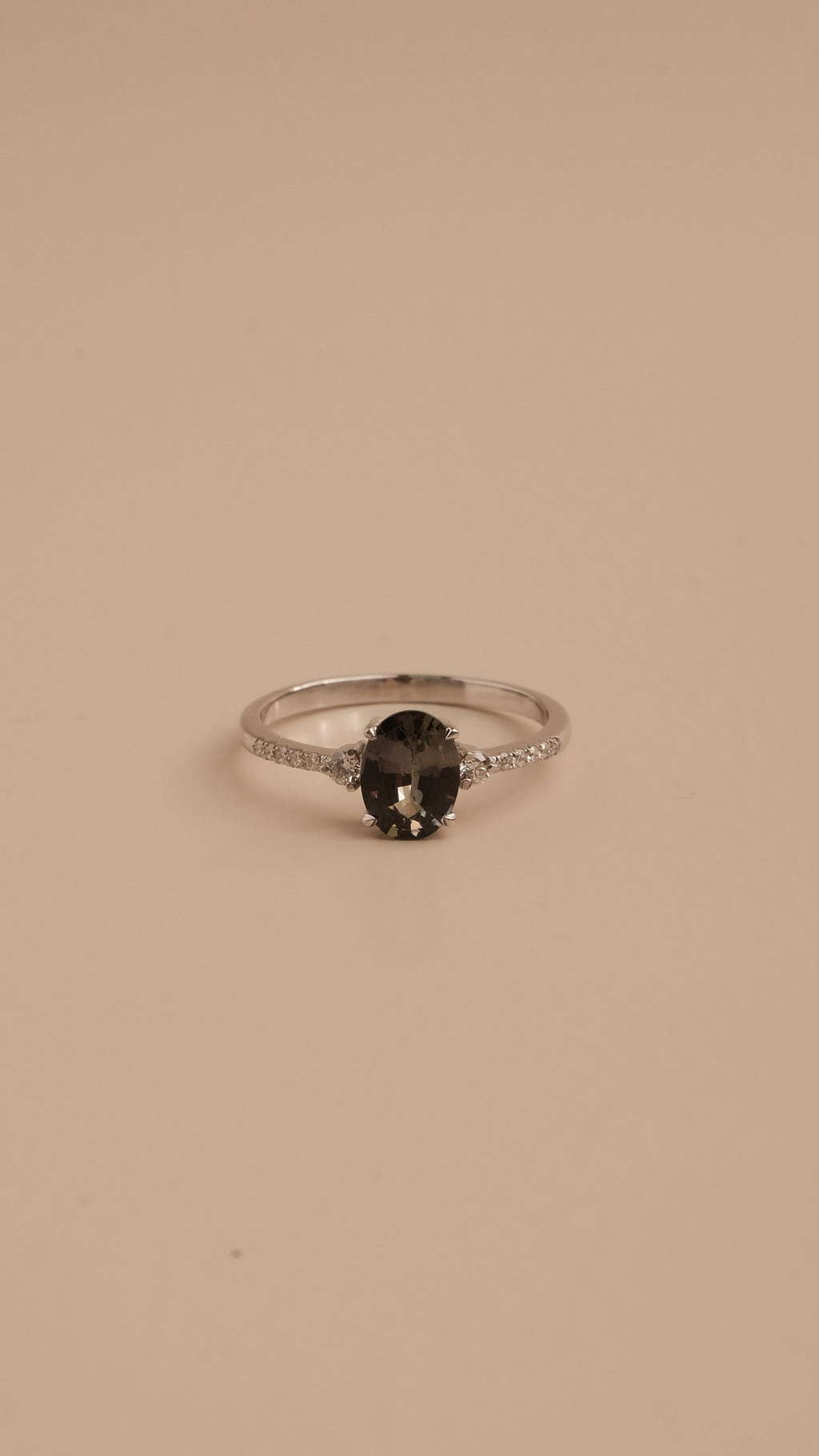 Noctella Ring