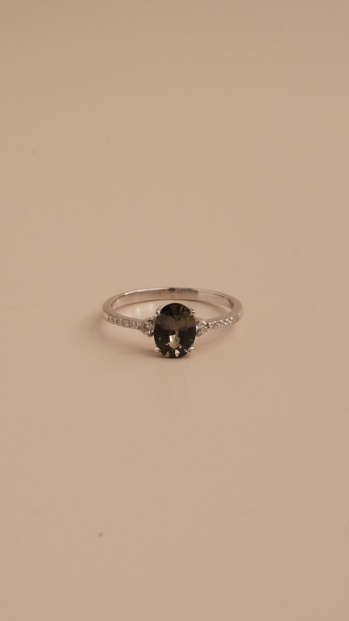 Noctella Ring