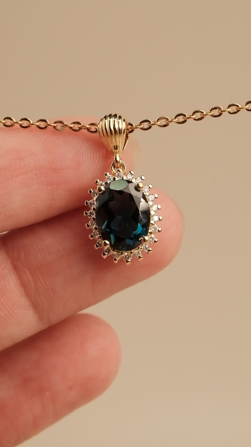 Eleanor Pendant