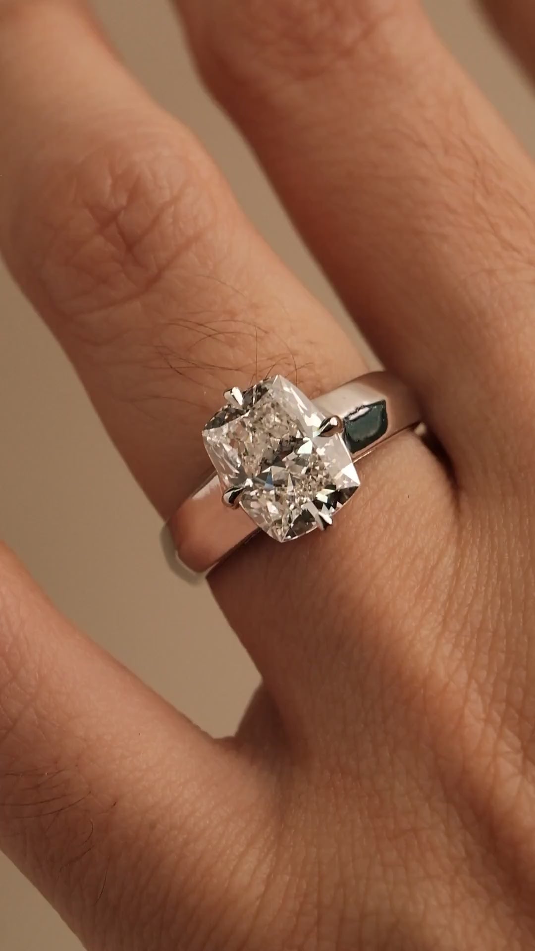Lucienne Ring