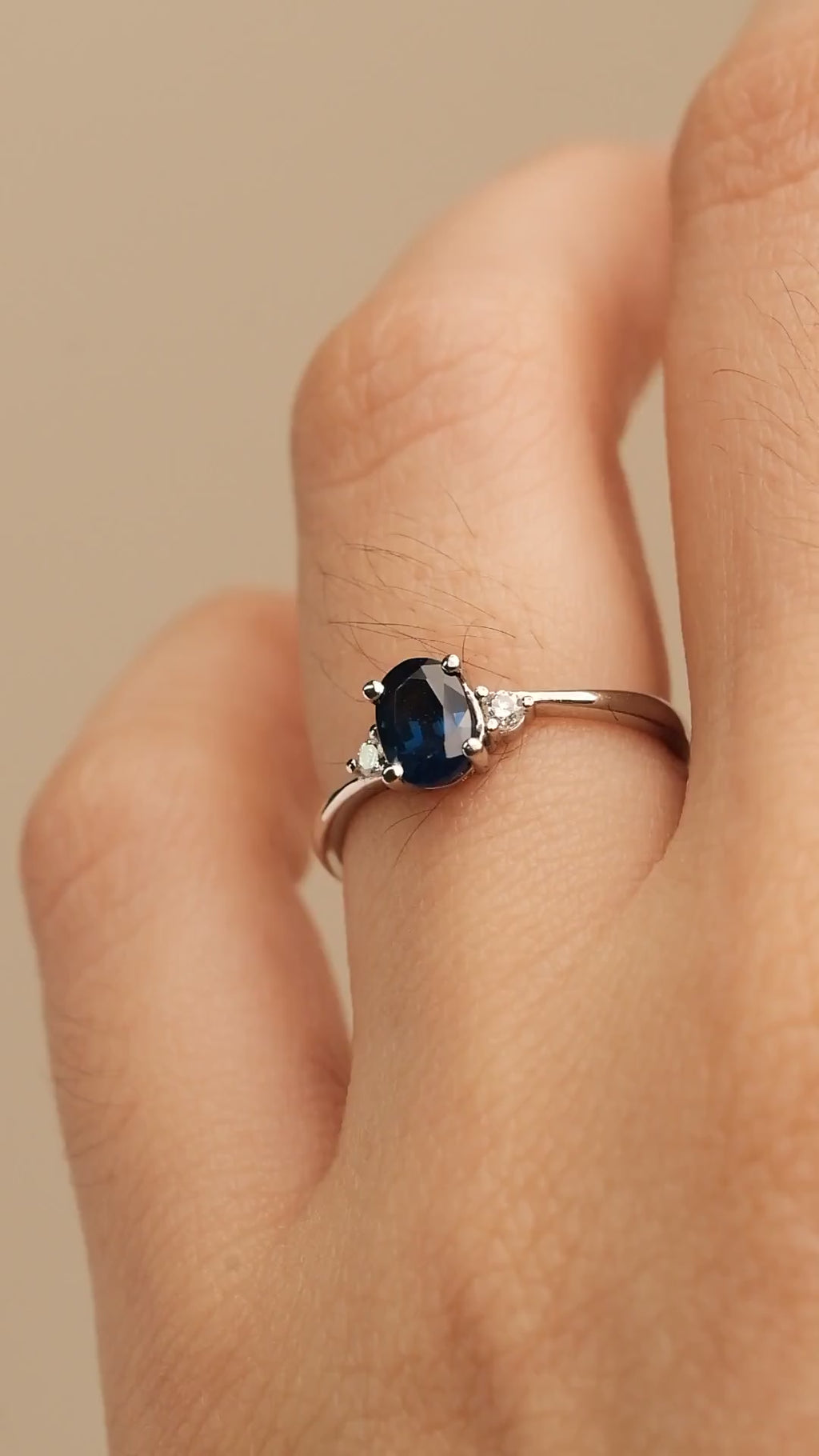 Anora Ring