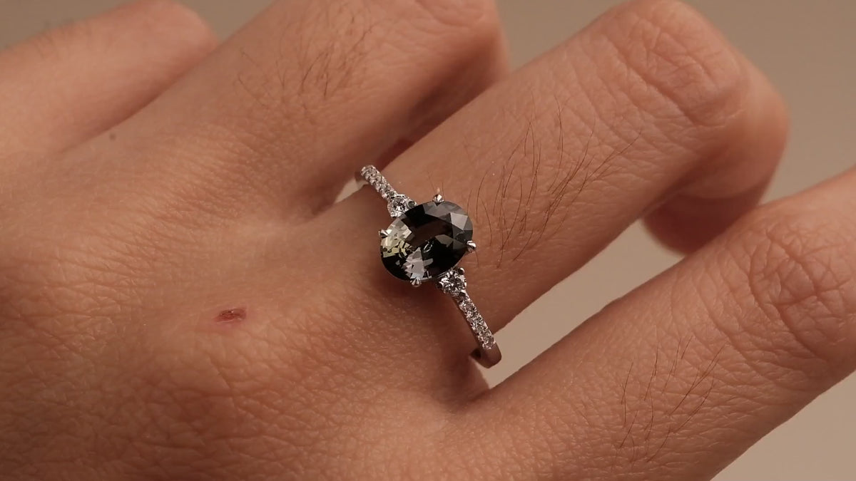Noctella Ring